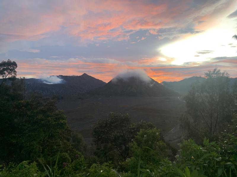 Featured image of post Unveiling Mount Bromo - A Thrilling DIY Adventure Beyond the Crowds
