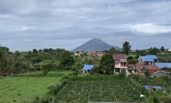 Featured image of post Adventures in Northern Sumatra - 🌴🐵🚀 Exploring Jungles, Volcanoes, and Lake Bliss